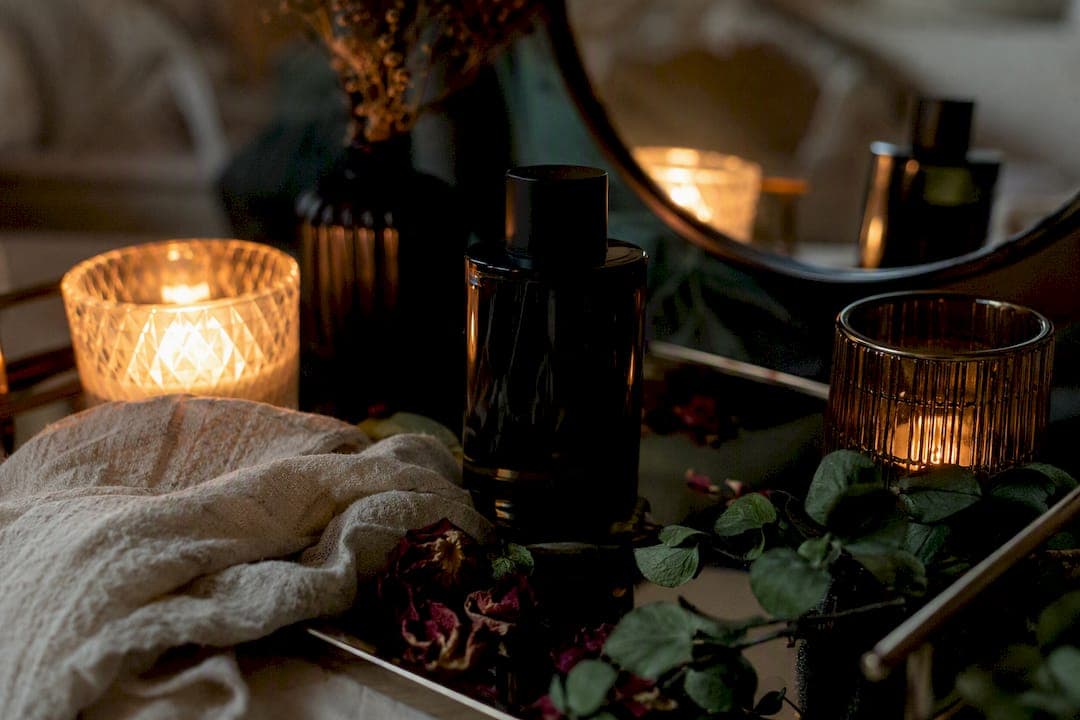 7 Dark Feminine Perfumes to Wear for Evening Allure