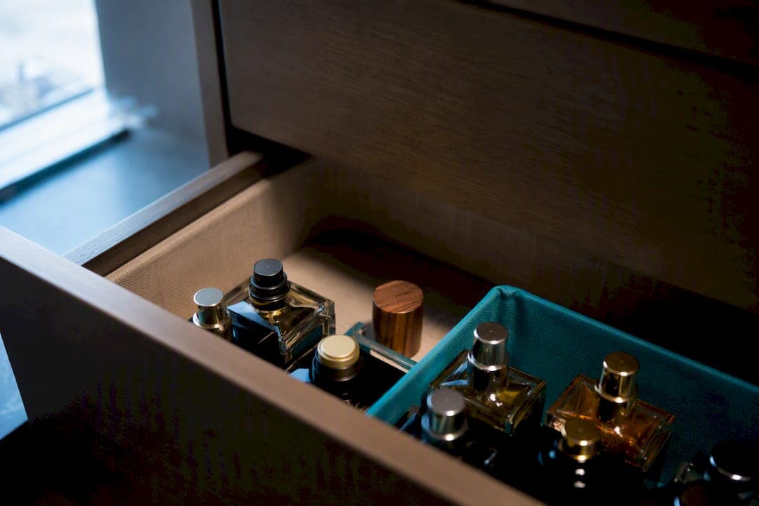 Keep Perfume True 2–4 Years: Storage Plan for Wearers and Collectors