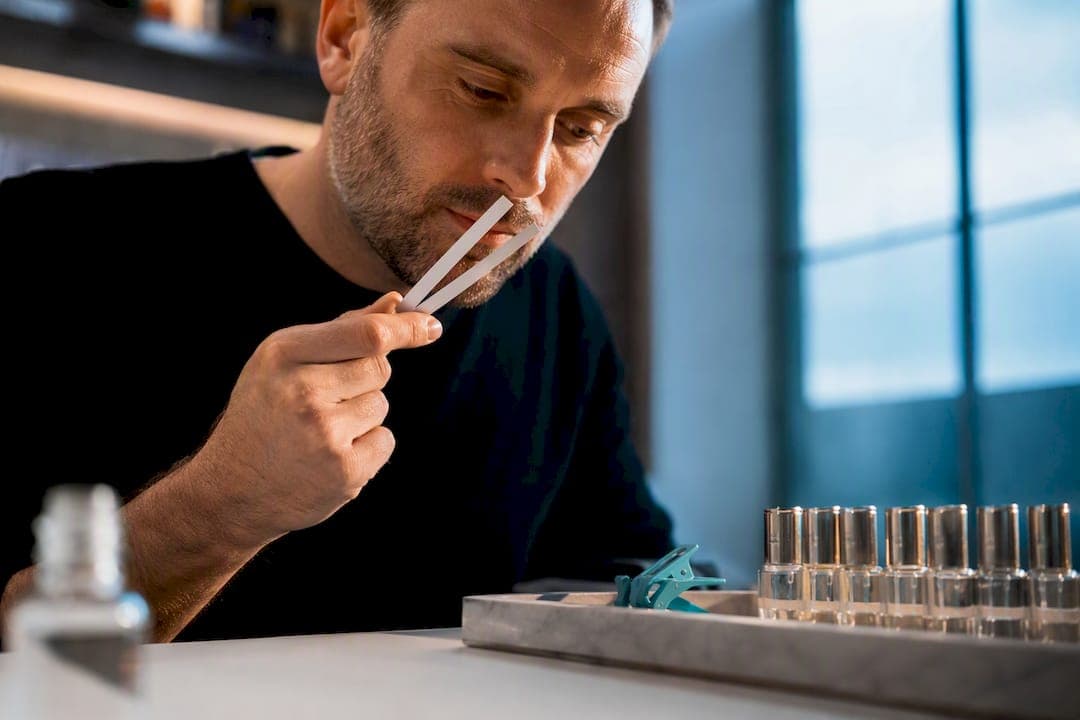 Spot Iso E Super in 5 Fragrances: Nose Training for Fans and Perfumers